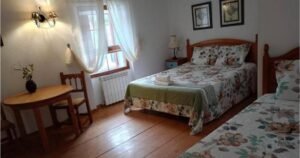 hostal camino de santiago valcarlos 03 habitacion 300x158