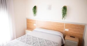 hostal la corte carrion de los condes 06 300x158