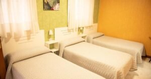 hostal la corte carrion de los condes 07 300x158
