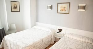 hostal la corte carrion de los condes 08 300x158