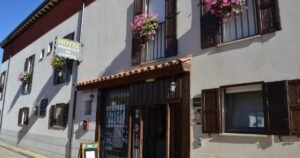 hotel rural amanecer en campos poblacion de campos 12 300x158