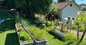 hotel rural basque irati espinal 02 jardin 300x158