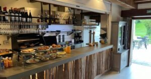 hotel rural basque irati espinal 03 bar desayuno 300x158