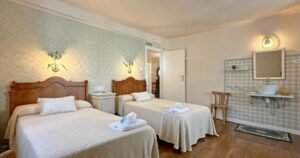 pension etxeale valcarlos 01 habitacion doble 300x158