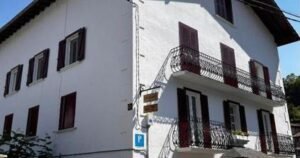 pension etxeale valcarlos 07 exterior 300x158