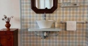 pension etxeale valcarlos 09 bano lavabo 300x158